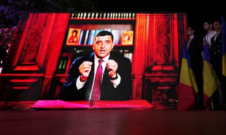 Far-right Trump ally George Simion wins first round of Romanian presidential elections – video